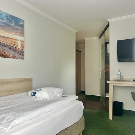 Western Ostseehotel Waldschloesschen 4*