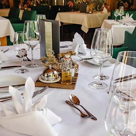 Отель Western Ostseehotel Waldschloesschen 4*